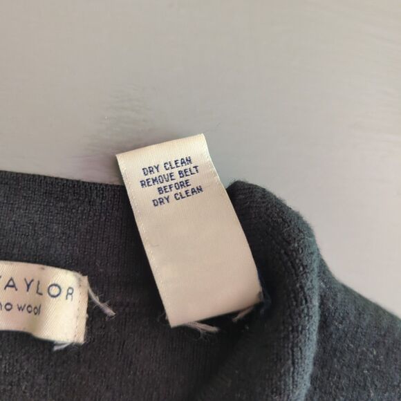 Lord & Taylor Italian Merino Wool Sweater Womens Medium Black V Neck Belted - Picture 6 of 6